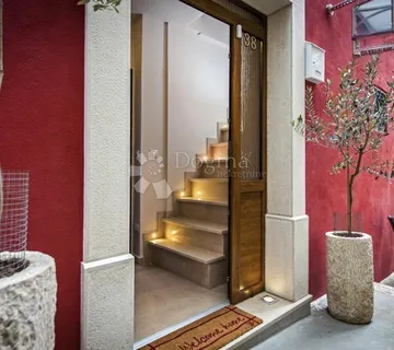 ROVINJ – MODERAN STUDIO APARTMAN NA ODLIČNOJ LOKACIJI - cover