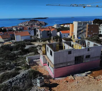 PRIMOŠTEN -  TOP LOKACIJA I TOP POGLED! - cover