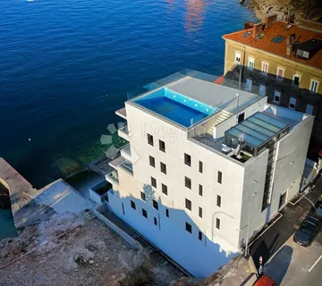 EKSKLUZIVNA PRODAJA STANOVA – PEĆINE, PRVI RED DO MORA - cover