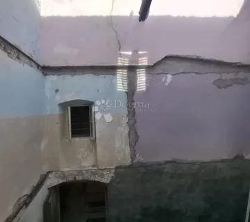 Starina za renovaciju- Kaštel Gomilica  - cover