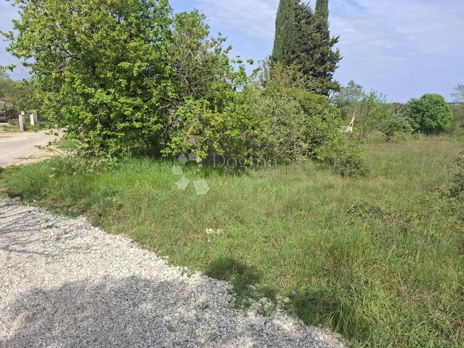 Štinjan – zemljište s potencijalom za 8 stanova! - cover