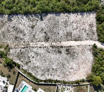 PRILIKA! GRAĐEVINSKO ZEMLJIŠTE NADOMAK MORA! Okolica Labina - cover