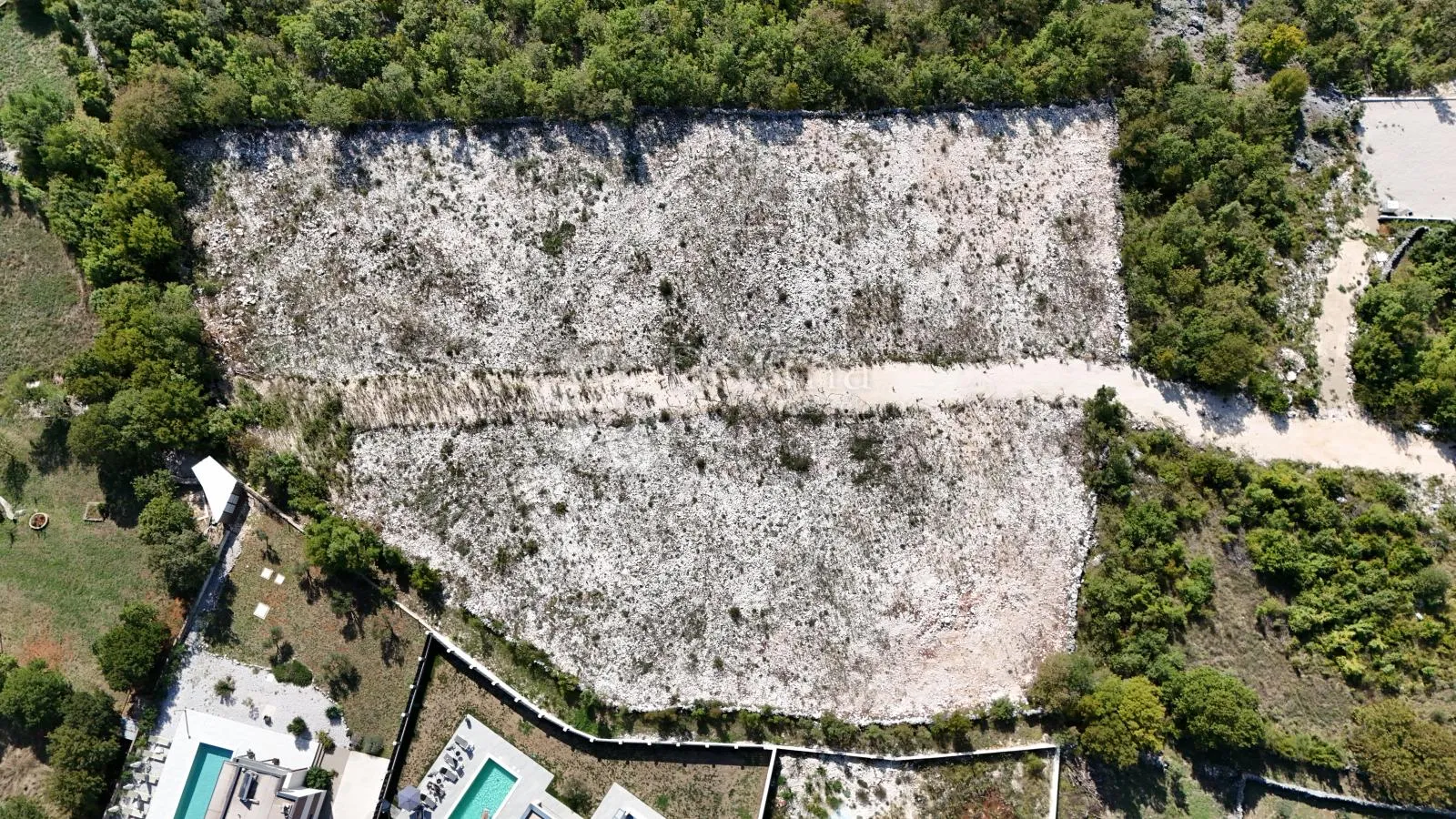 PRILIKA! GRAĐEVINSKO ZEMLJIŠTE NADOMAK MORA! Okolica Labina - cover