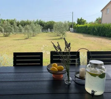 Istra, šarmantna kuća blizu Pule s prostranom parcelom i mogućnošću bazena - cover