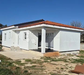 Prodaje se montažna kuća - Pula, Monte Turco - cover