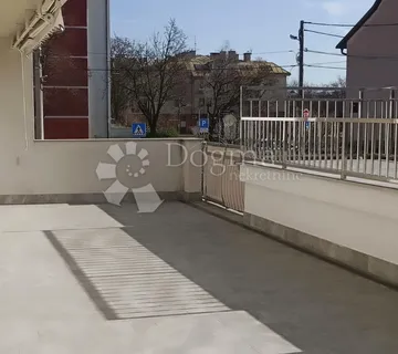Predivan stan dvostrane orijentacije u srcu Španskog! - cover