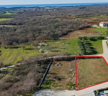 POREČ - ATRAKTIVNO ZEMLJIŠTE ZA KUĆU 5 KM DO MORA - cover