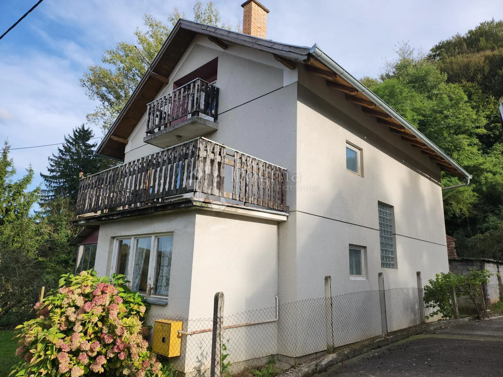 Kuća 218m² sa pomoćnim objektima u mirnom mjestu nadomak Zlatara - cover