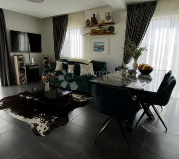 Kuća s Dušom – Dicmo - cover