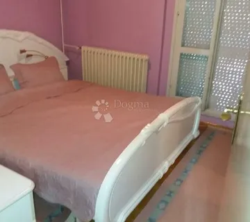 POSEBNA PRILIKA: prostran stan na Sjenjaku - cover