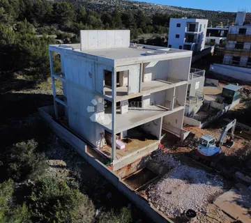 PRIMOŠTEN- ODLIČAN STAN U NOVOGRADNJI - cover