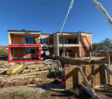 ODLIČAN STAN U NOVOGRADNJI U PRIZEMLJU - cover