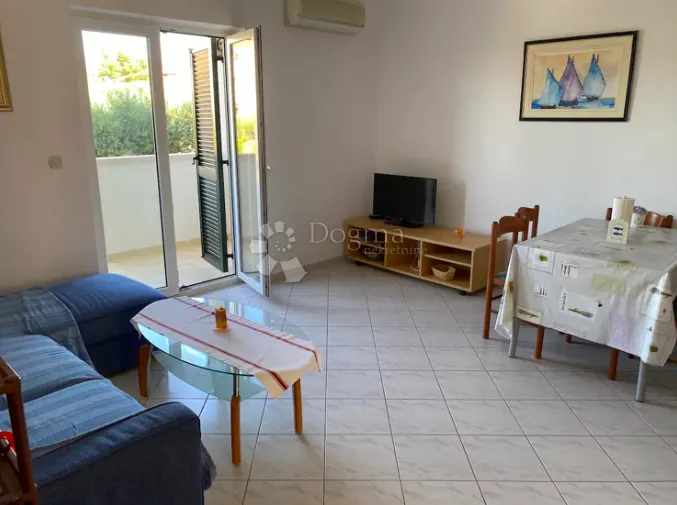 SNIŽENO! Odličan apartman samo 150 m od mora - cover