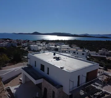 VODICE – NEVJEROJATNA VILA, ELEGANCIJA, RASKOŠ I SAVRŠENSTVO DIZAJNA - VILA 3 TIA - cover