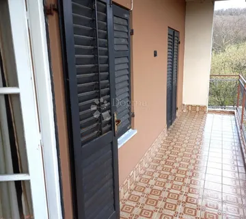 Rijeka, G.Drenova, kuća sa tri stana - cover