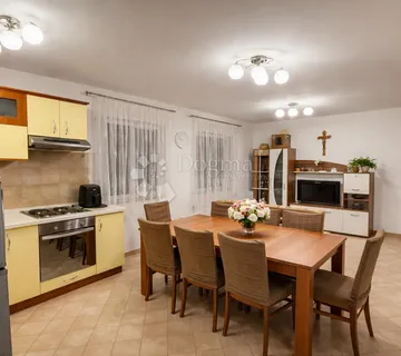 Dvoetažni stan s pogledom na more - cover