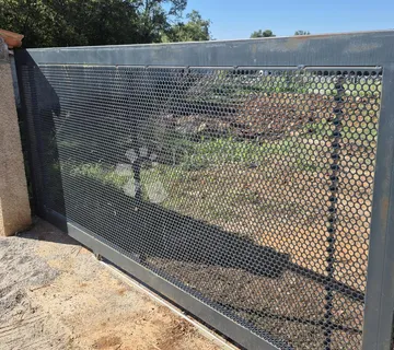 Ograđeno poljoprivredno zemljište 476 m2  - cover