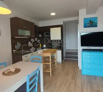 Mediteranska kuća u nizu sa pogledom na more! Barbat - cover