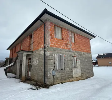 KUĆA NEDOVRŠENA NEDALEKO CENTRA MIRNA LOKACIJA  - cover