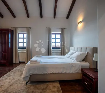 JEDNA OD 10 VILA-KOMPLEKSA-HERAKI-POREČ - cover