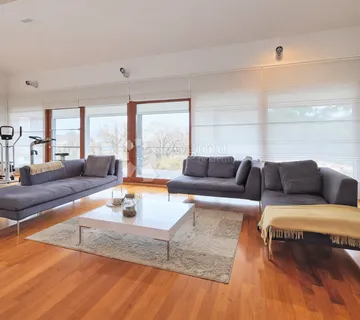 Najviši nivo luksuza: vila s bazenom na elitnoj lokaciji - cover