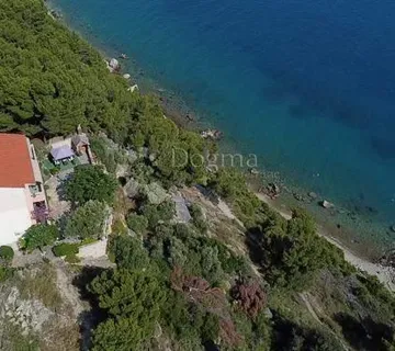 JEDINSTVENA PRILIKA – PROSTRANI ČETVEROSOBNI STAN S ČETIRI BALKONA NA LITICI IZNAD MORA – STOBREČ - cover