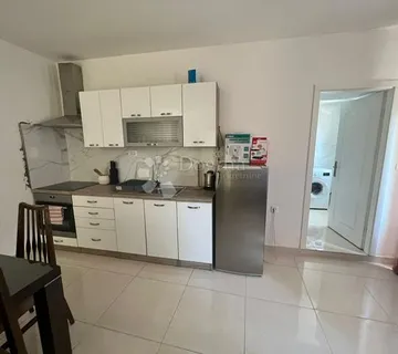 Kuća s 5 stanova - Kostrena - cover