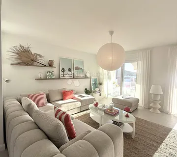 Luksuzna mediteranska vila s pogledom na more - cover