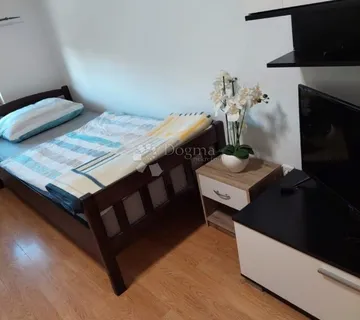 Stan za najam za radnike - cover