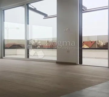 DVOETAŽNI LUKSUZNI PENTHOUSE - PRILIKA! - cover