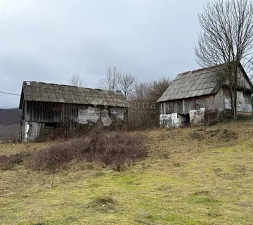 SEOSKO IMANJE 1 HEKTAR UZ POTOK U PRIRODI PRILIKA! - cover