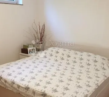 SRDOČI KUĆA NA ODLIČNOJ LOKACIJI - cover