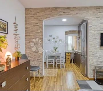 stan sa dva apartmana u Matuljima - cover