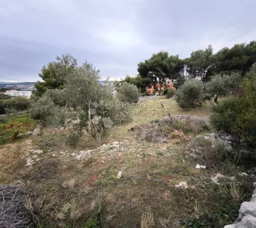 Mirna lokacija u Segetu Gornjem - zemljište s razvojnim potencijalom - cover