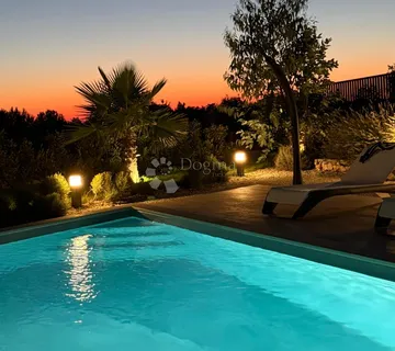 Luksuzna vila u blizini Sv. Lovreča - cover