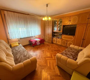 Prostrana kuća 4 km od grada Preloga - cover