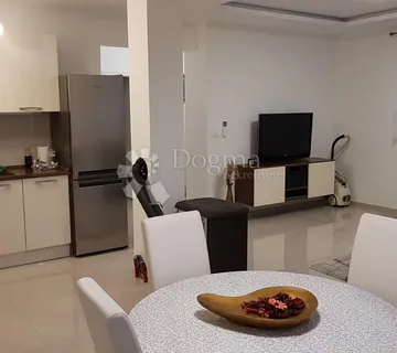 Čavle, Prostran stan 73 m² sa 2 balkona , tavanom i 2 parkirna mjesta - cover