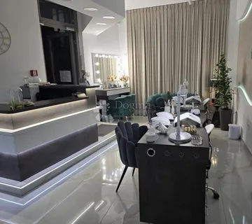 Iznajmljuje se vrhunski opremljen kozmetički salon u srcu grada - cover