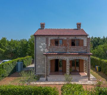 ŠARMANTNA ISTARSKA VILA 10 KM OD MORA - cover