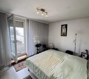 STAN ZA RENOVACIJU - PRILIKA  - cover