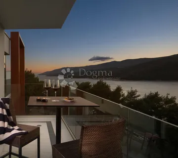 Penthouse s panoramskim pogledom na more – Rabac, Istra - cover