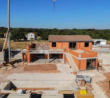 Vila s 4 spavaće sobe i pogledom na more – Svetvinčenat - cover