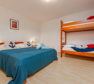Predivna mediteranska vila s bazenom na otoku Pašmanu  - cover