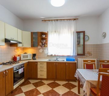 Stan za najam, 164 m², Labin - cover
