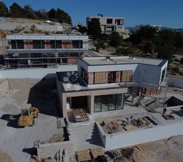 NEVJEROJATNA VILA, ELEGANCIJA, RASKOŠ I SAVRŠENSTVO DIZAJNA - VILA 4 DIVA - cover