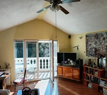 Dvosobni stan u kući na drugom katu (Etažirano) - cover