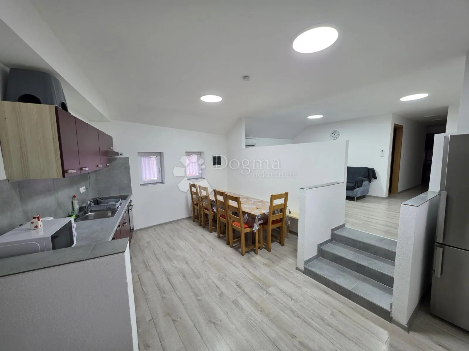 Kuća za radnike – smještaj za više osoba, potpuno opremljena - cover