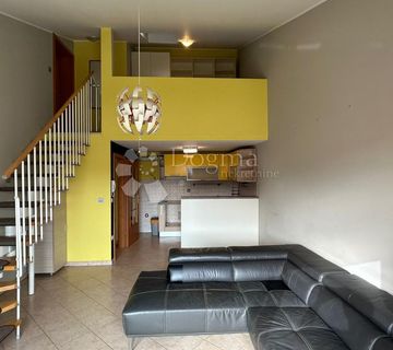 PRILIKA! DVOETAŽNI STAN 70 M2, 2 PARKINGA - Pula/Gregovica - cover