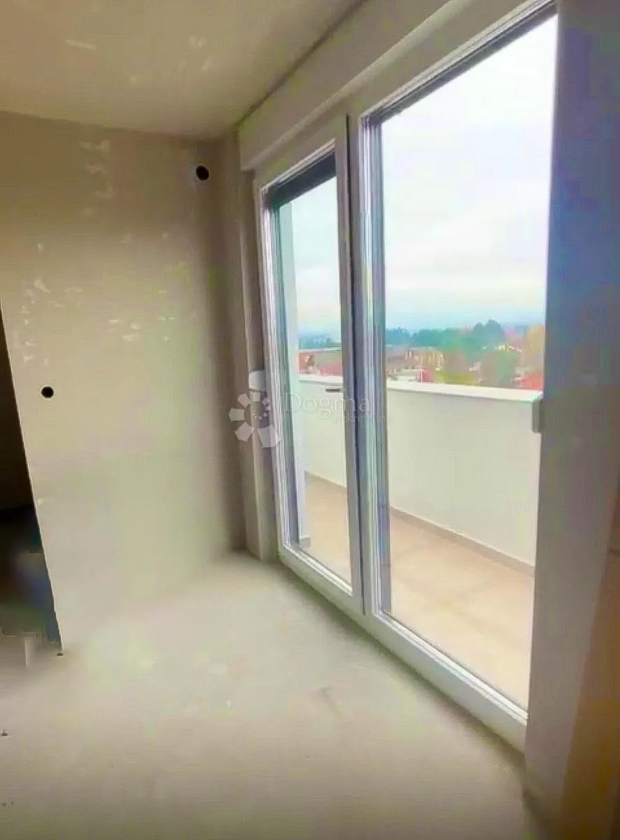 Prilika! Garsonjera s terasom, liftom i parkirnim mjestom u novogradnji ! - cover