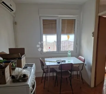 Stan blizu kampusa - cover